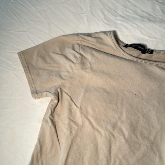 Beige form fitting tshirt - Picture 2 of 2